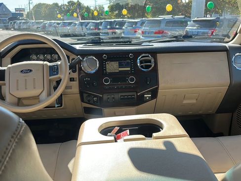 Used 2009 Ford F250 Lariat image 11