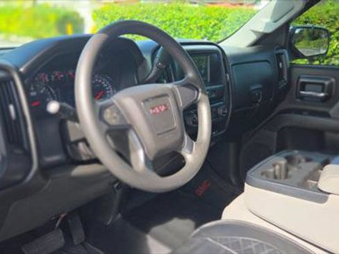 Used 2018 GMC Sierra 1500 2WD Crew Cab image 13