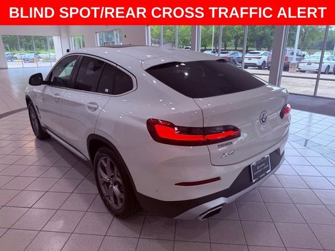 Used 2022 BMW X4 xDrive30i w/ Parking Assistance Package AWD/4WD image 5