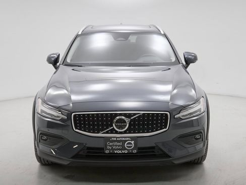 Certified 2024 Volvo V60 B5 Cross Country Ultimate image 5