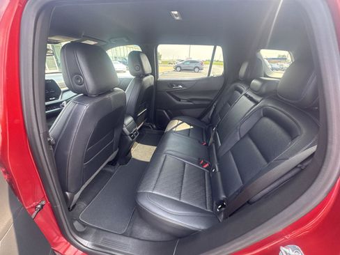 Used 2025 Chevrolet Equinox LT w/ Convenience Package II FWD image 9
