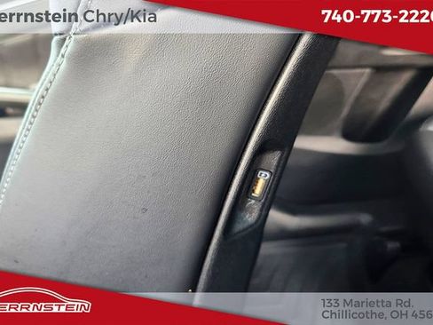 Used 2023 Kia Sorento SX AWD/4WD image 24