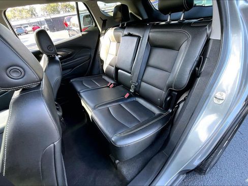 Used 2023 GMC Terrain SLT image 21