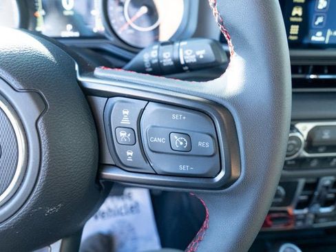 Certified 2025 Jeep Wrangler Unlimited Rubicon image 21