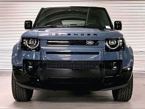 New 2026 Land Rover Defender 110 X-Dynamic SE image 2