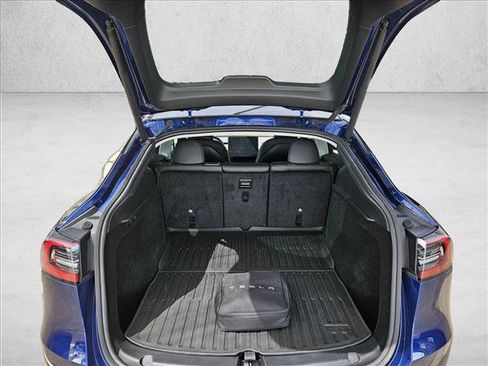 Used 2024 Tesla Model Y Performance AWD/4WD image 23