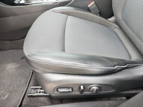 Used 2022 Buick Encore GX Select w/ Sport Touring Package image 25