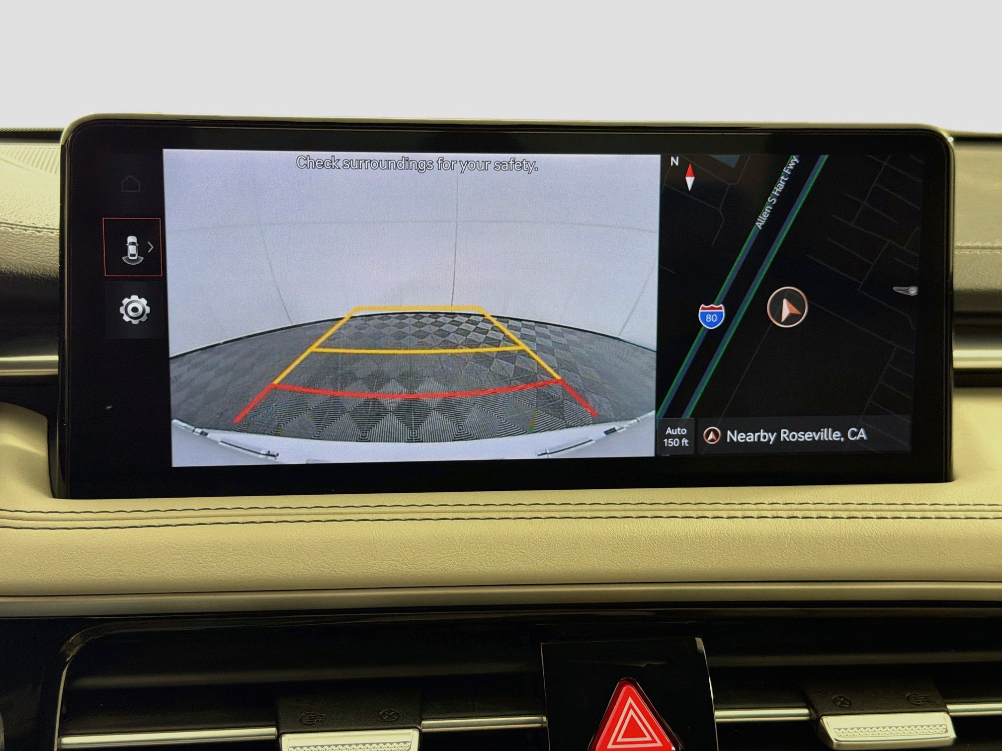Used 2025 Genesis G70 2.5T RWD image 23