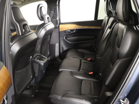 Used 2021 Volvo XC90 T6 Momentum w/ Climate Package image 39