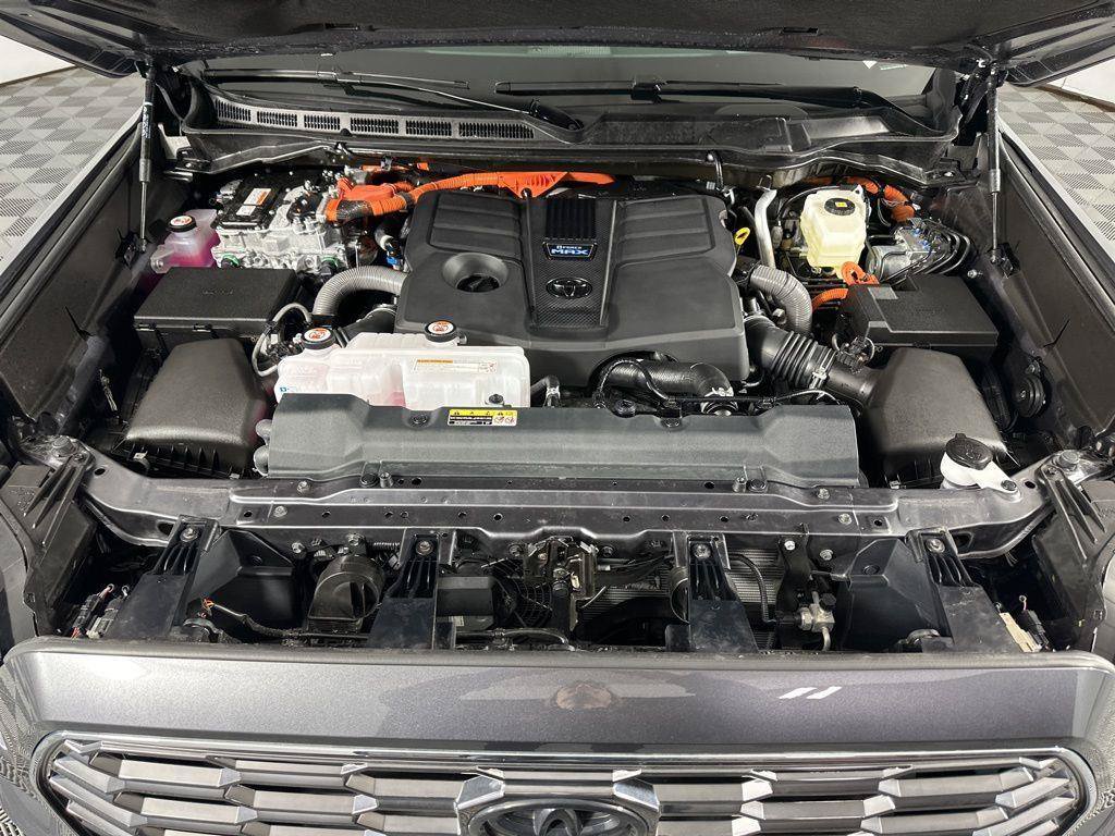 Used 2026 Toyota Sequoia Platinum AWD/4WD image 10
