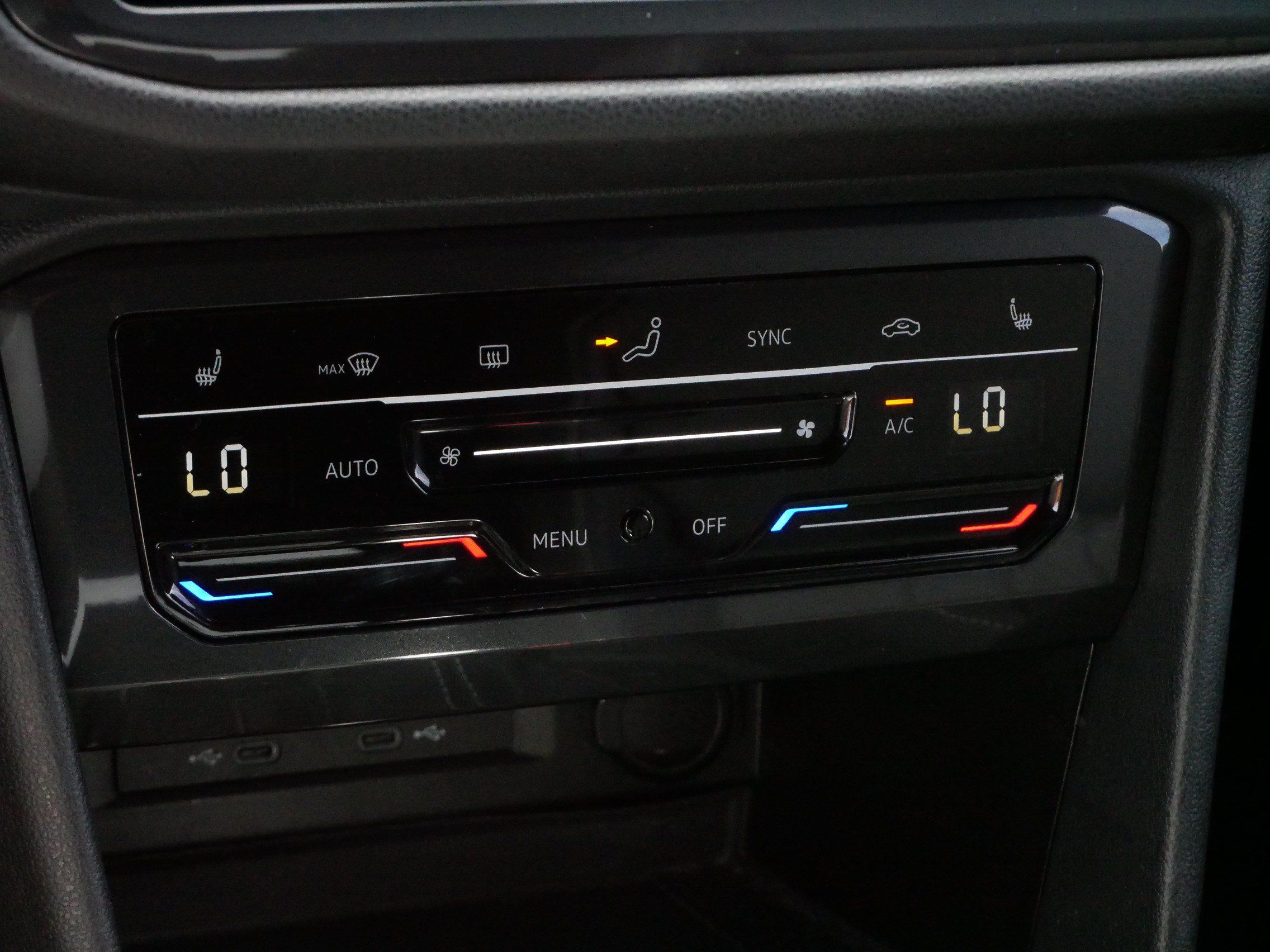 Certified 2023 Volkswagen Tiguan SE R-Line AWD/4WD image 23