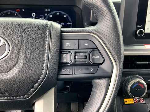 Used 2025 Toyota 4Runner TRD Off-Road image 23