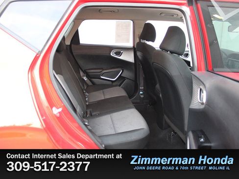 Used 2023 Kia Soul LX w/ LX Technology Package image 8