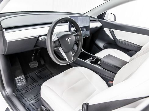 Used 2021 Tesla Model Y 2WD image 30