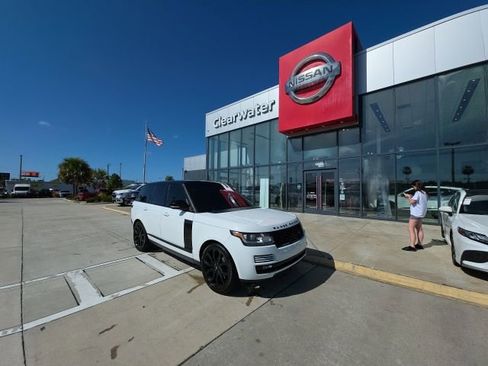 Used 2017 Land Rover Range Rover HSE image 1