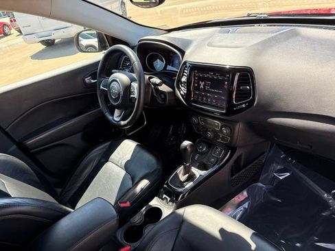 Used 2018 Jeep Compass Limited w/ Navigation Group AWD/4WD image 40