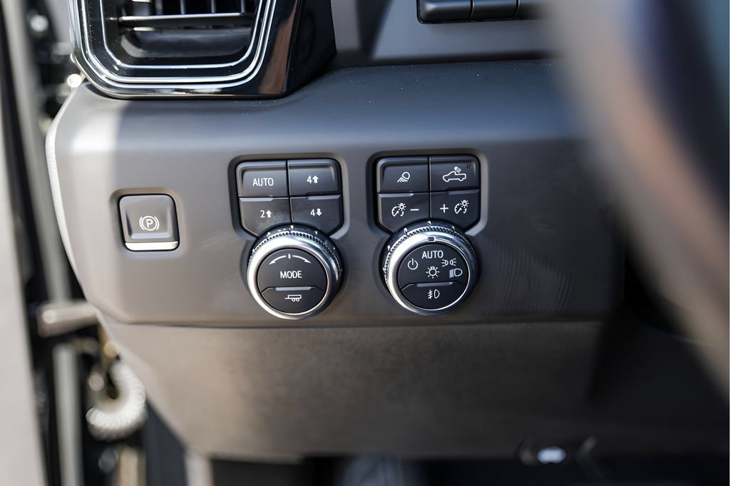 Used 2023 GMC Sierra 1500 AT4X AWD/4WD image 18
