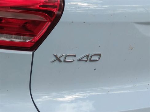 New 2026 Volvo XC40 B5 Plus w/ Protection Package Premier image 12
