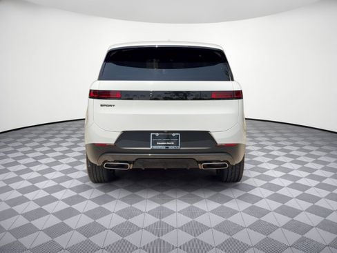 Used 2025 Land Rover Range Rover Sport SE AWD/4WD image 11