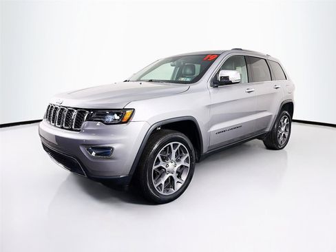 Used 2019 Jeep Grand Cherokee Limited w/ Luxury Group II image 3