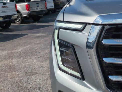 Used 2025 GMC Yukon Elevation AWD/4WD image 10