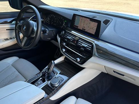 Used 2019 BMW 530i w/ M Sport Package RWD image 21