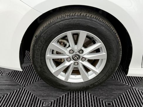 Used 2025 Toyota Camry LE w/ Convenience Package AWD/4WD image 14