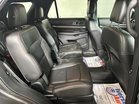Used 2018 Ford Explorer Sport image 21