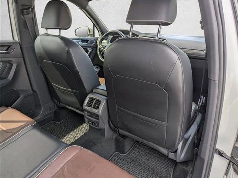 Used 2022 Volkswagen Tiguan SEL R-Line image 30