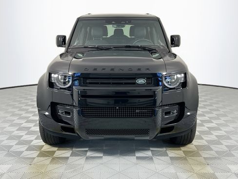 Used 2023 Land Rover Defender 90 X-Dynamic SE image 2