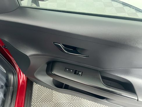 Used 2024 Hyundai Kona SEL FWD image 24