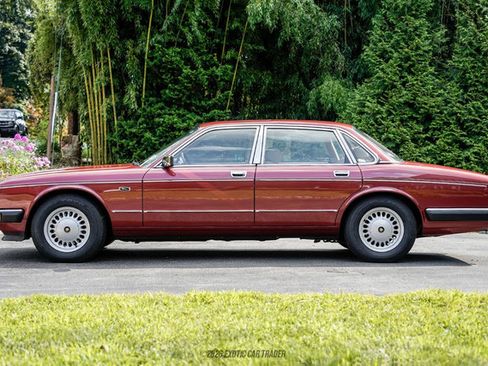 Used 1988 Jaguar XJ Vanden Plas RWD image 1