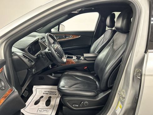 Used 2019 Lincoln Nautilus Reserve AWD/4WD image 9