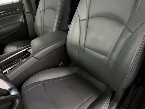 Used 2023 Buick Enclave Essence w/ Sport Touring Edition image 18