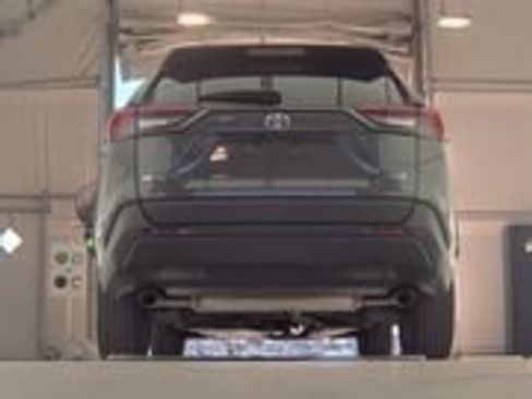 Used 2019 Toyota RAV4 XLE image 6