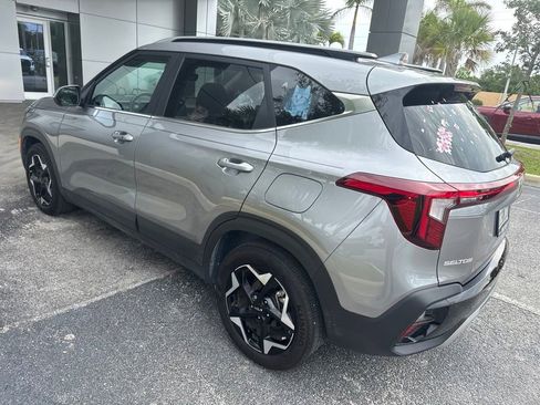 Certified 2025 Kia Seltos EX w/ EX Sunroof Package FWD image 4