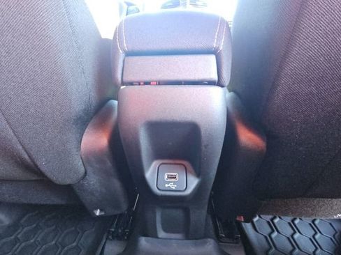 Used 2021 Jeep Renegade Latitude image 14