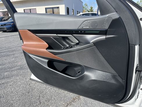 Certified 2025 BMW 530i 530i w/ Premium Package image 16