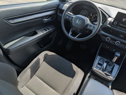 Used 2024 Honda CR-V LX image 9