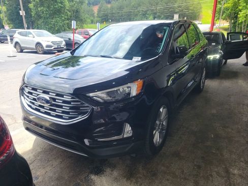 Used 2022 Ford Edge Titanium AWD/4WD image 2