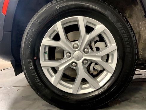Used 2023 Jeep Grand Cherokee Limited AWD/4WD image 9