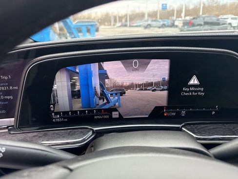 Used 2021 Cadillac Escalade ESV Premium Luxury image 19