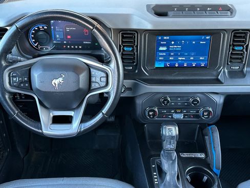 Used 2023 Ford Bronco Black Diamond w/ Sasquatch Package image 12