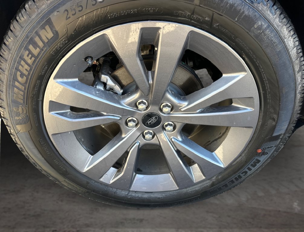 Used 2026 Ford Explorer Active w/ Active Comfort Package AWD/4WD image 17