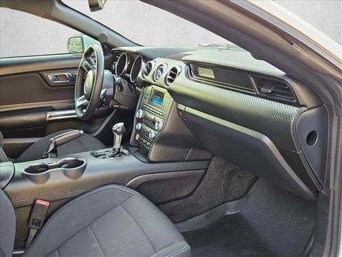 Used 2015 Ford Mustang Coupe RWD image 18