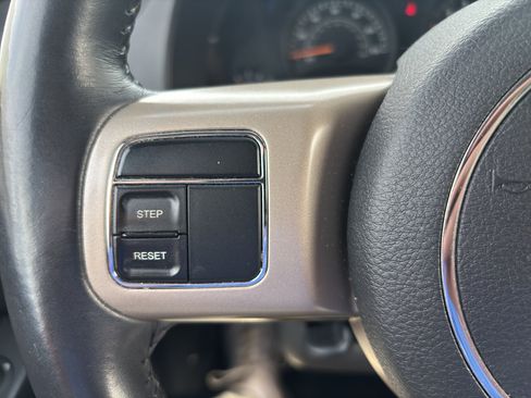 Used 2016 Jeep Compass 75th Anniversary w/ Power Value Group AWD/4WD image 4