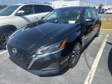 Used 2024 Nissan Altima 2.5 SV image 3
