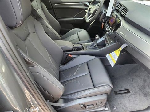 New 2025 Audi Q3 2.0T Premium image 13