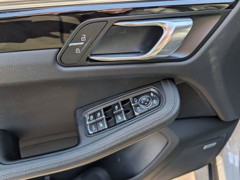 Used 2021 Porsche Macan image 26