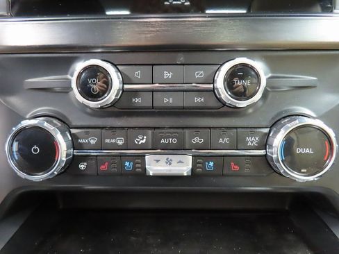 Used 2024 Ford F250 Lariat w/ Lariat Ultimate Package image 50